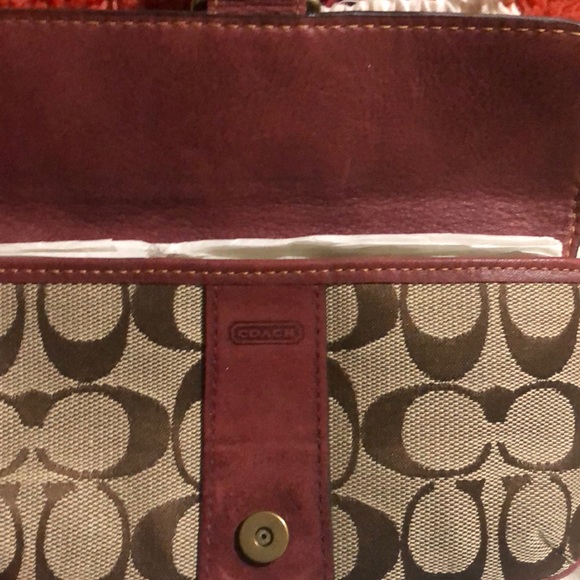 Coach wristlet. - Picture 3 of 5
